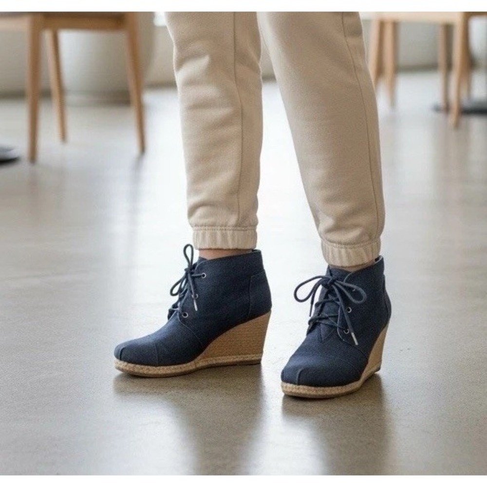 Bobs By Skechers Boots Women 8 Ankle Booties Lace Up Wedge Blue Suede